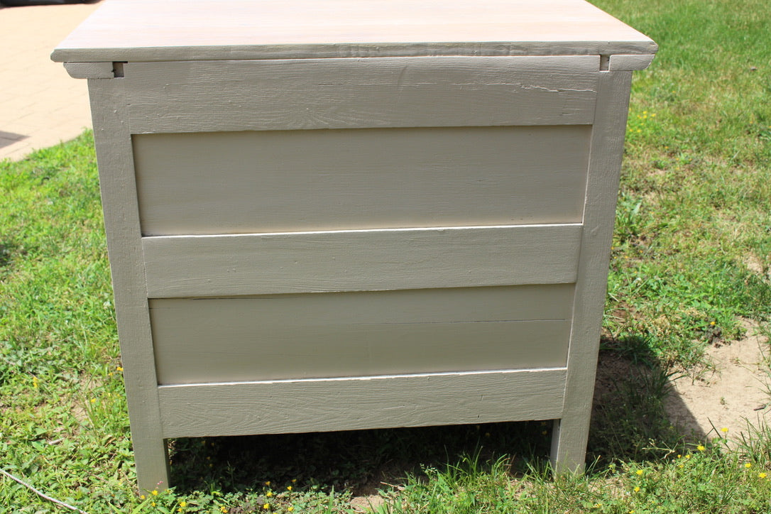 The Standard Accent Table / Rental