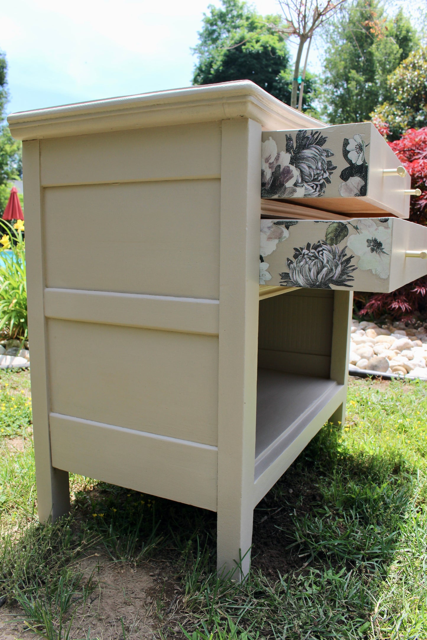 The Standard Accent Table / Rental